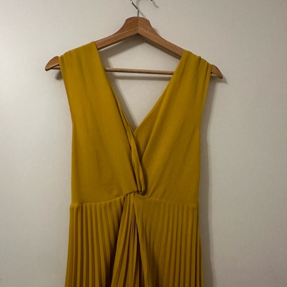 Vince Pleated Front Twist Midi Dress - Limonata NWT - Picture 8 of 13